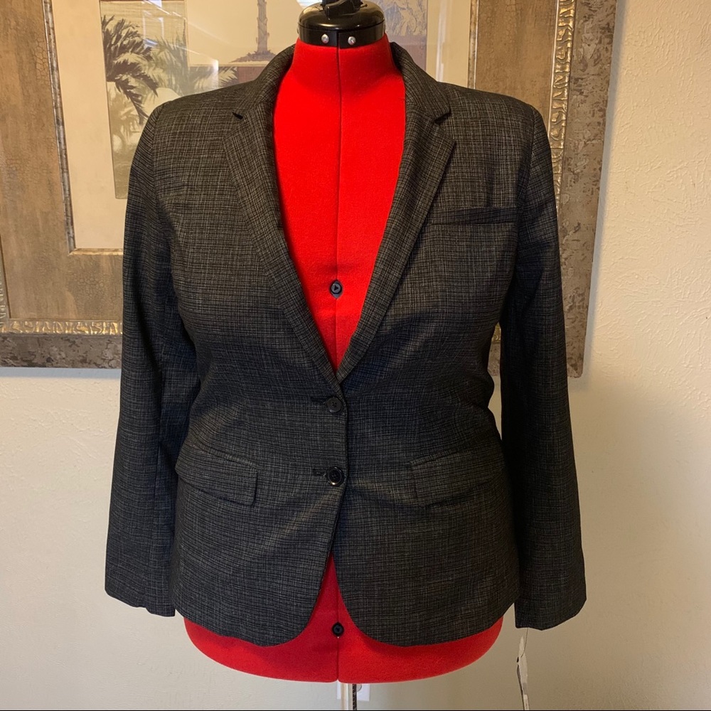 2- Button Patterned Blazer